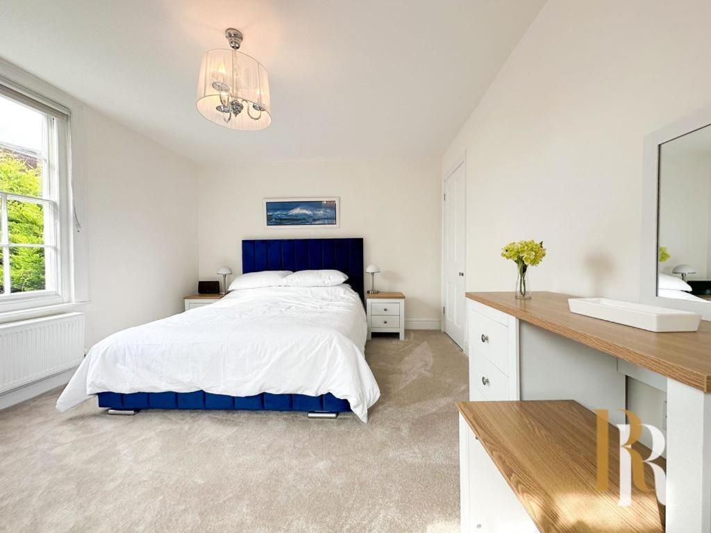 Fisherman's Cottage: Beachside Retreat in Harwich Exterior photo